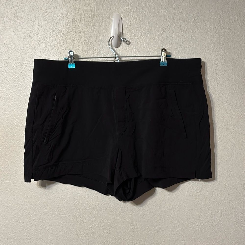 Athleta Trekkie North Shorts Size 20